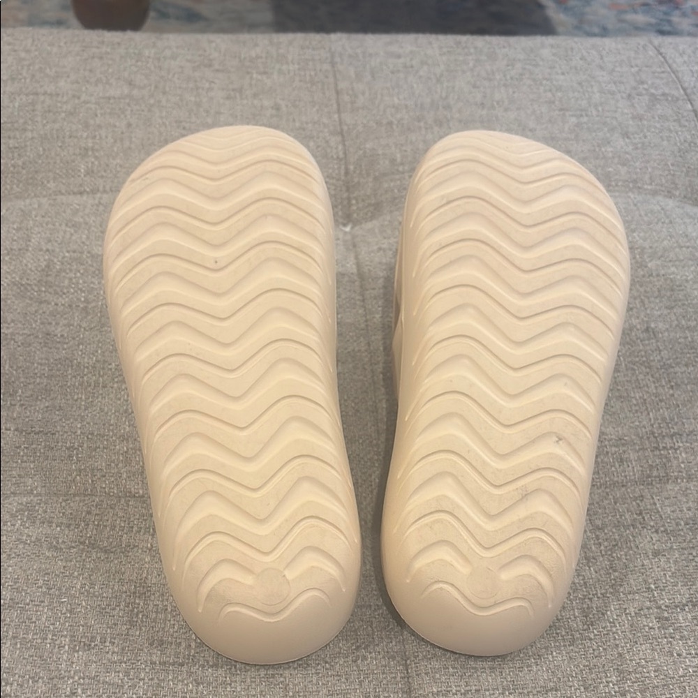 Adidas Beige Slide Sandals - Picture 5 of 5